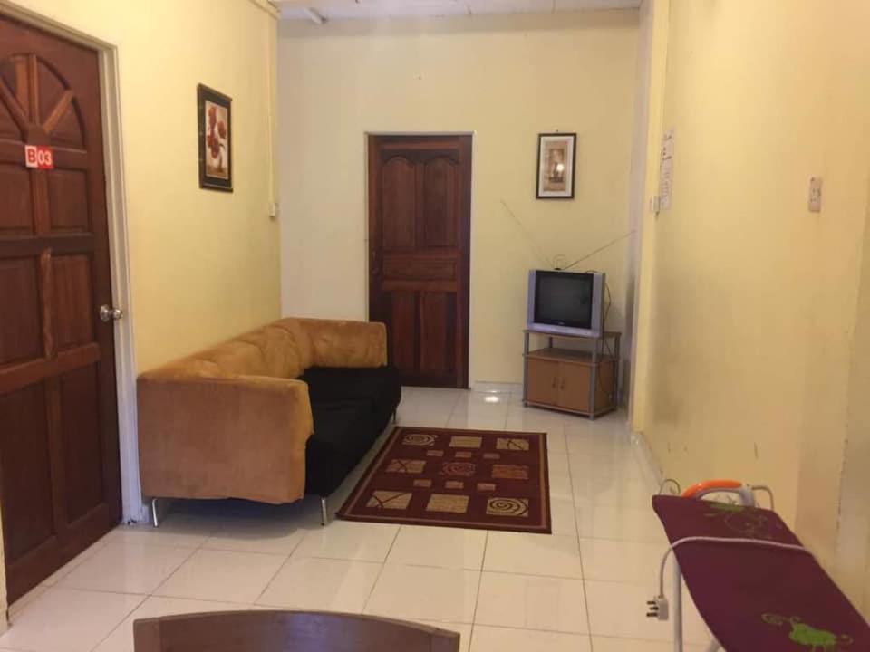 Trisya Homestay كُوالا تيرينغانو المظهر الخارجي الصورة